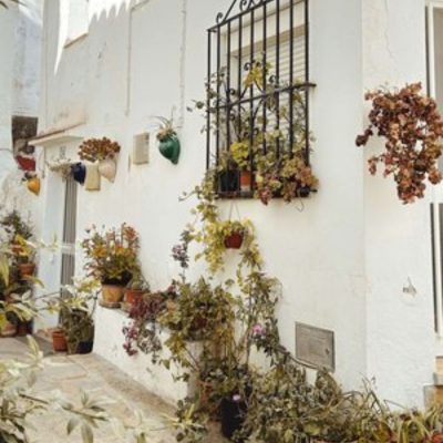 Casares spain historic streets pueblos blancos Casares del sol holiday apartment